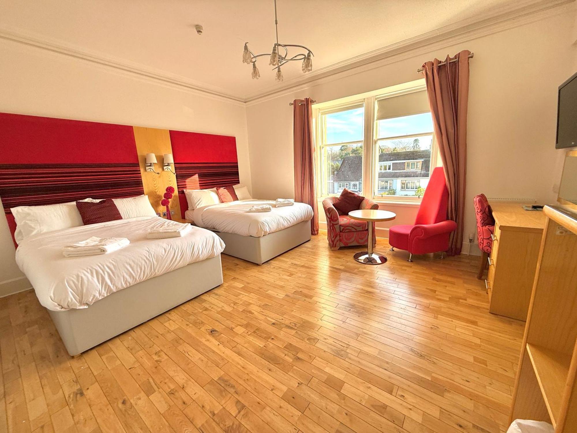 The Clubhouse Hotel Неърн Екстериор снимка