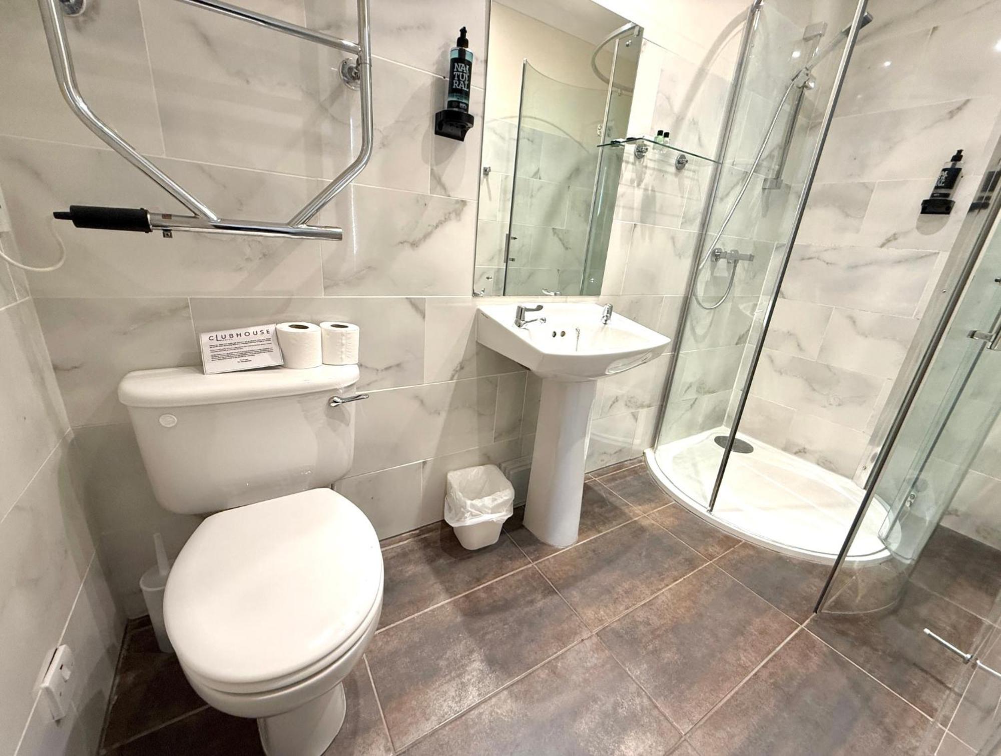 The Clubhouse Hotel Неърн Екстериор снимка